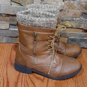 Size 8 faux tan leather combat boots.
